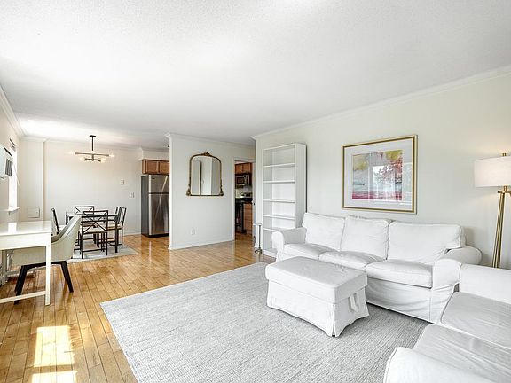 2nd image of 2727 W 43rd St APT 409