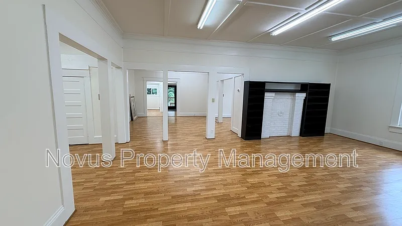 Studio, 2100 sqft, $1,800 — Photo 2