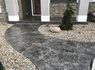 8633 Pine Acres Dr, Kalamazoo, MI 49009