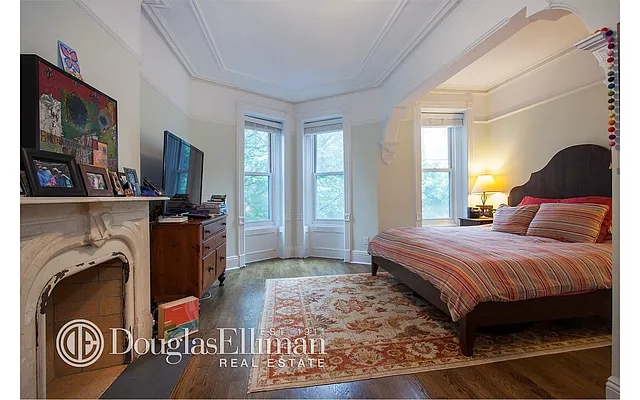 Rented by Douglas Elliman | media 2
