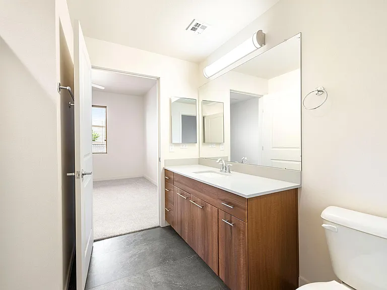 Olympus Alameda — Photo 19