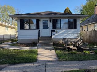 953 Juno Ave, Saint Paul, MN 55102