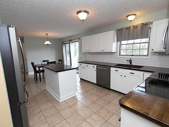 2nd image of 6430 Fountainview Ct
