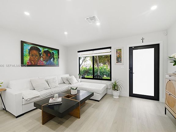 2nd image of 7491 Raleigh St