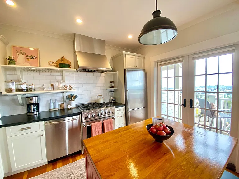 Enchanting 1-Bedroom, 1-Bath Oasis with Stunning Views — Photo 7