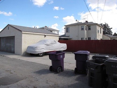 3rd image of 4813 Clark Ave