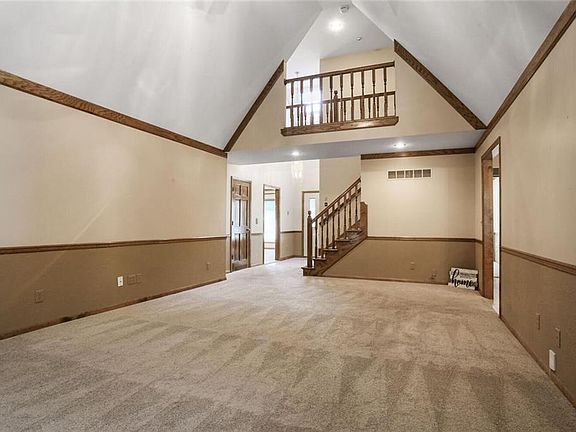 4th image of 709 Kingston Dr