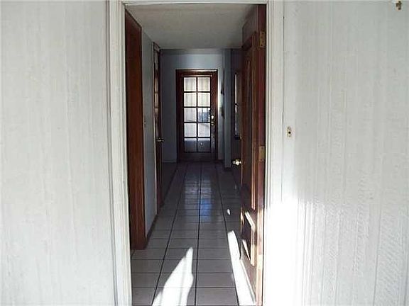 3rd image of 1662 Jones Ln