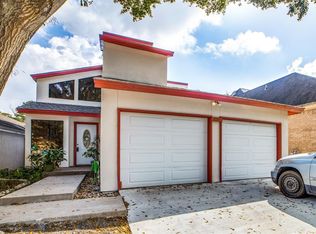 109 Fairway View Ln, Montgomery, TX 77356