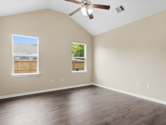 4th image of 3618 Rockingham St