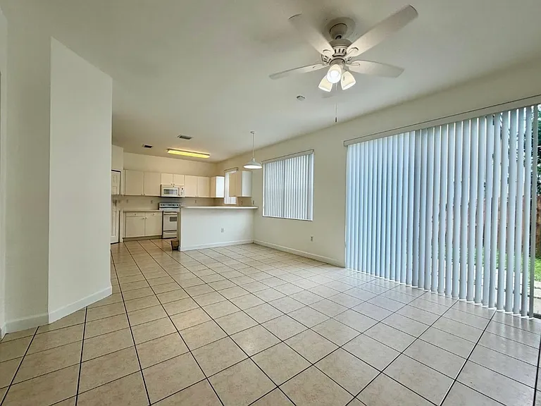12362 SW 122nd St — Photo 7