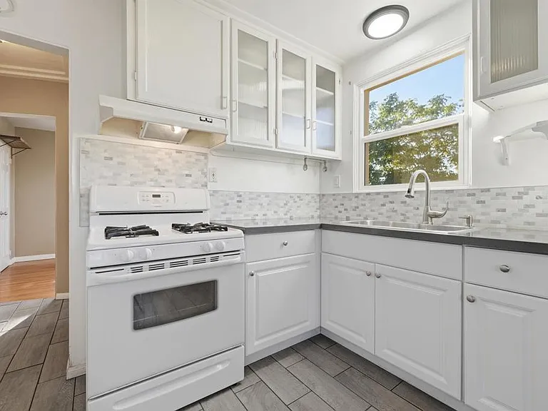 7620 Saranac Ave — Photo 2