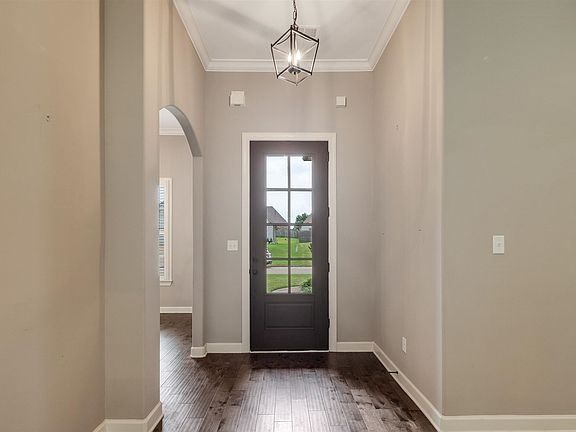 3rd image of 325 Whispering Creek Dr