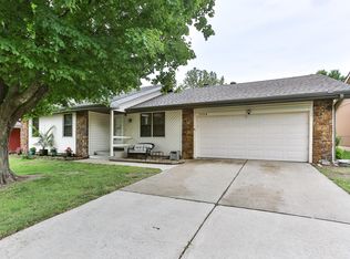 1724 W Winchester St, Springfield, MO 65807