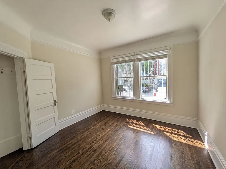 144 148 Sanchez 8 #10 — Photo 7