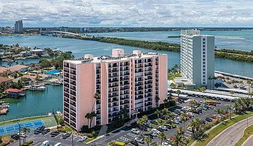 51 Island Way Photo 1