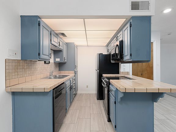 5th image of 860 S Village Rd APT A6