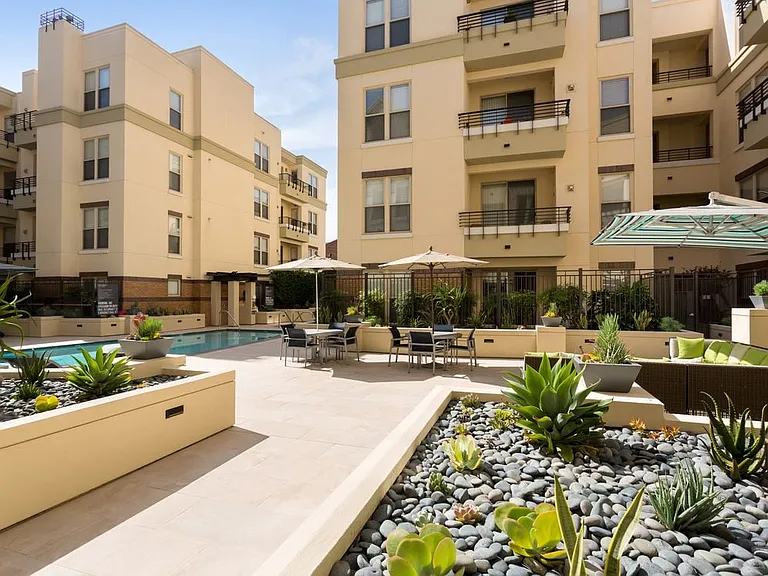 Outdoor Seating and Lounge Area