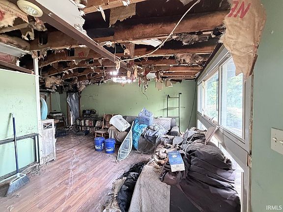 2nd image of 6119 Yellowstone Dr