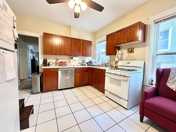 2nd image of 45 Falkland St #2