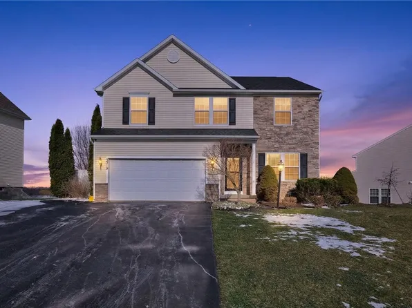 3319 Dandelion Trl, Canandaigua, NY 14424