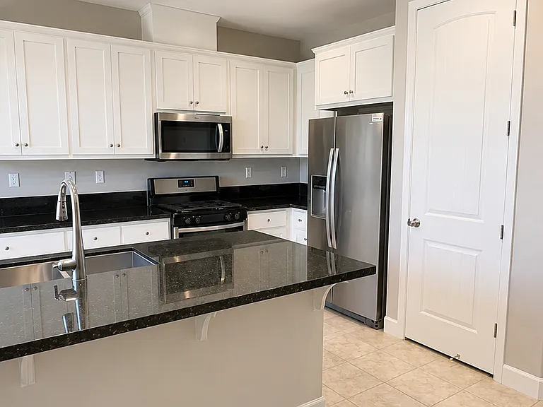 2072 Parsons Dr #1 — Photo 10