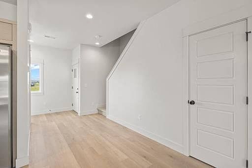 5th image of 4633 King Ave W #103&104