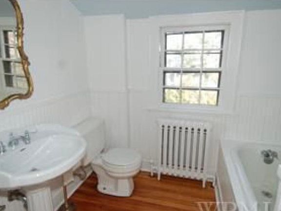 5th image of 34 Maplewood St