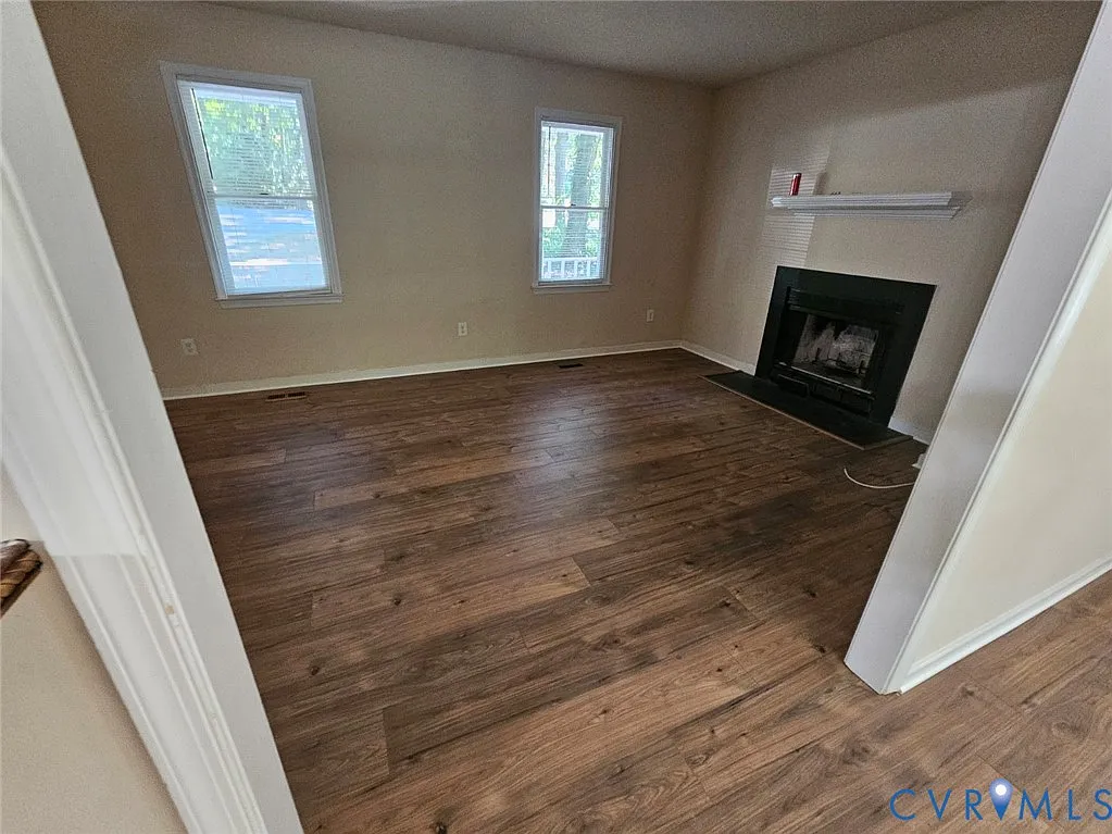 4 bed, 2.0 bath, 1615 sqft, $2,200 — Photo 2