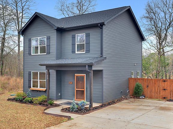 2nd image of 33 Parker St