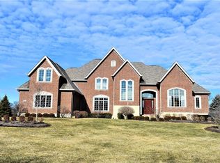 12072 Hawthorn Rdg, Fishers, IN 46037