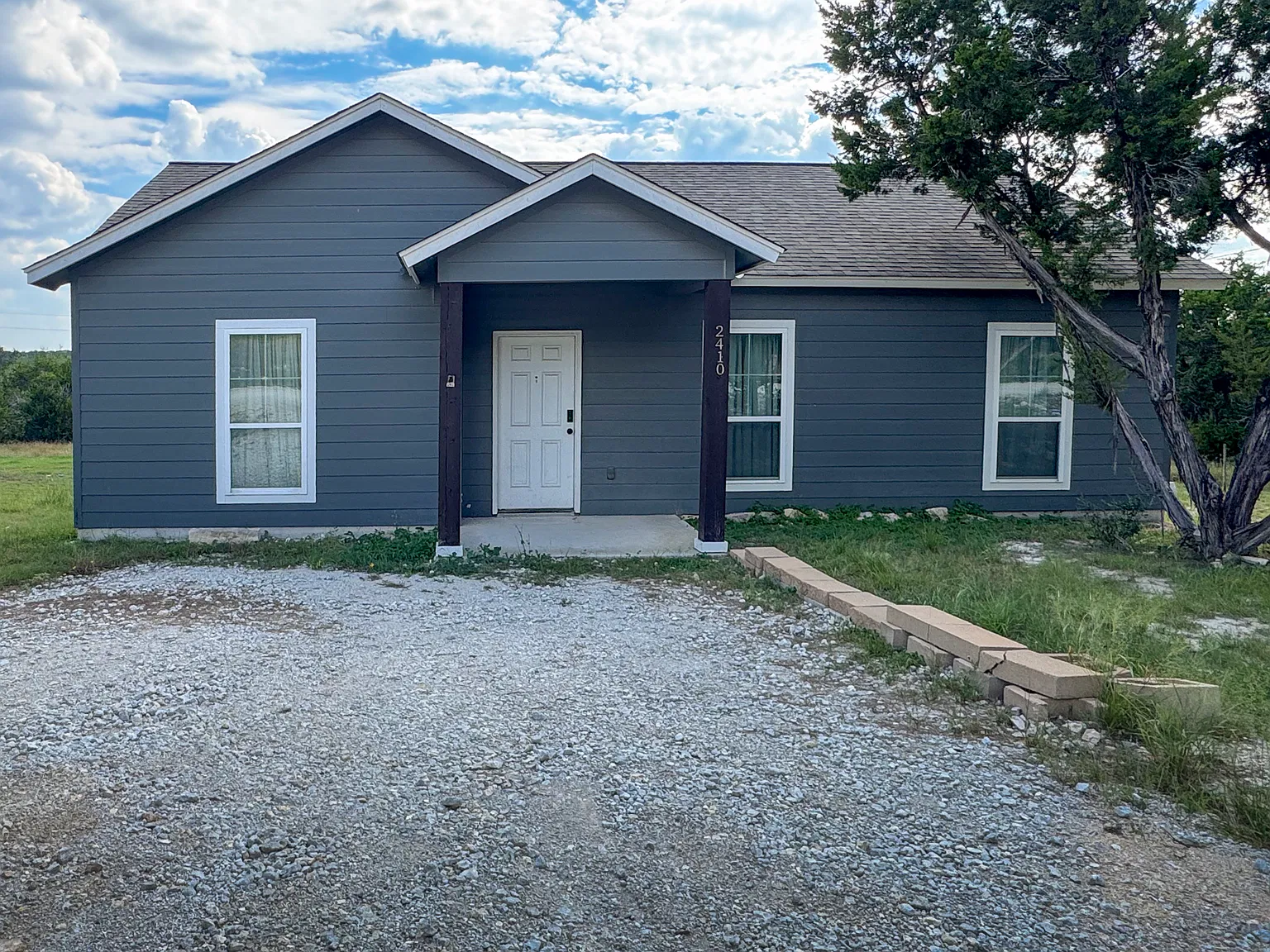 3 bed, 1204 sqft, $1,795 — Photo 2
