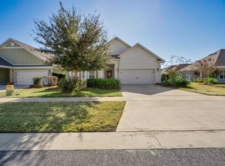 382 Lightning Bug Ln, Freeport, FL 32439