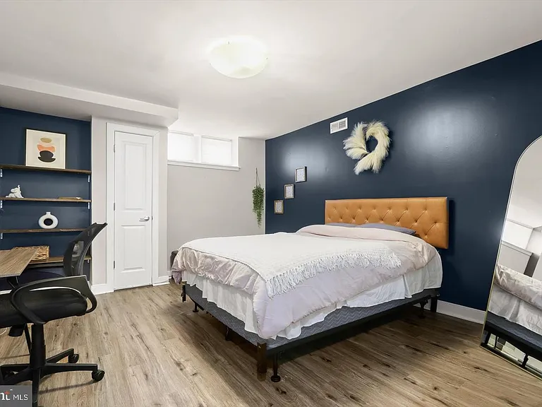 943 N Patterson Park Ave — Photo 17