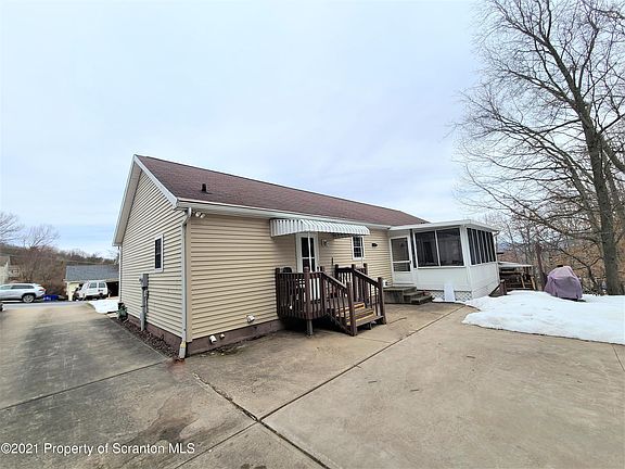 4th image of 29 Oakwood Dr