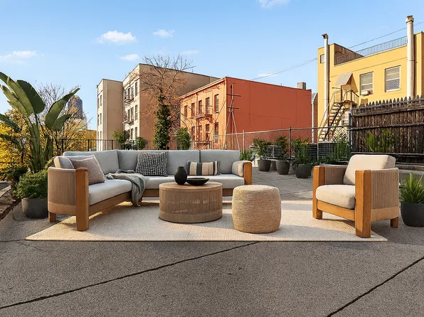 983 Manhattan Avenue image 9 of 12