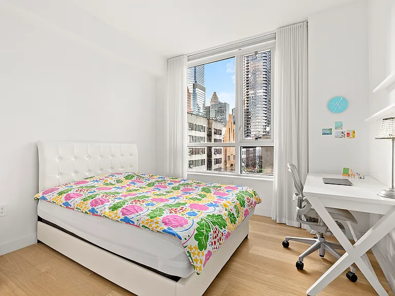 301 E 61st St #4B — Photo 6