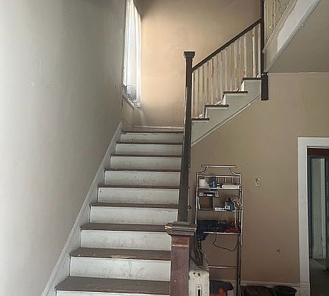 2nd image of 3 Centre Hill Ave