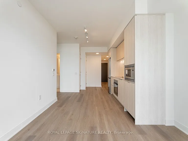 86 Dundas St E #526 — Photo 10