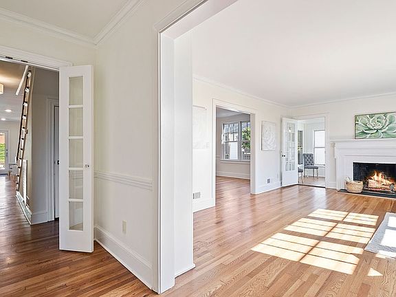 5th image of 19 Woodvale Ave