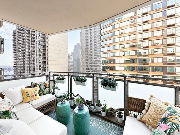 5th image of 300 E 40th St APT 22K