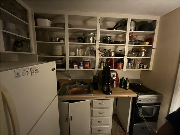 4th image of 325 Conniston Road