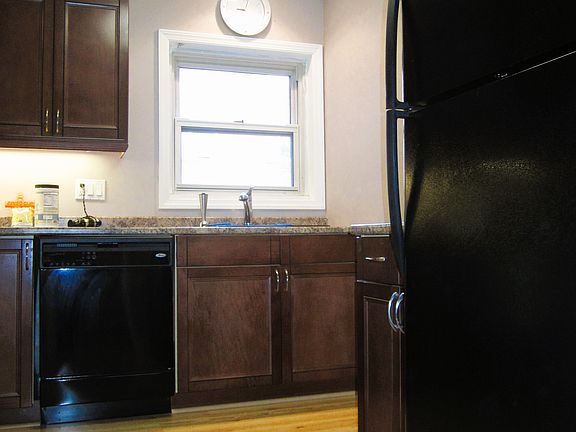 5th image of 330 S Broadway Unit D7