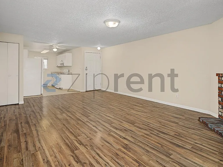 9660 SW Prairie Ter #D — Photo 8