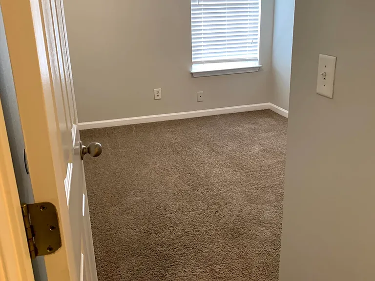 6023 Cullen Dr — Photo 5