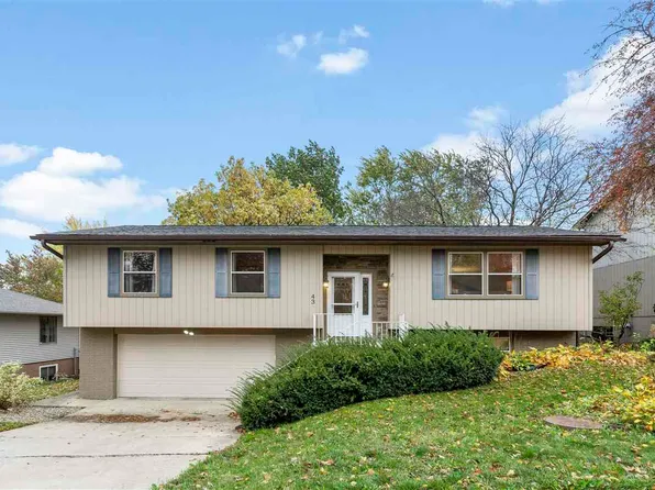 43 Denbigh Dr, Iowa City, IA 52246