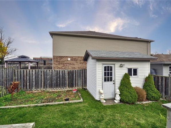 8 Lockwood St, Cambridge, ON N1P 0A5