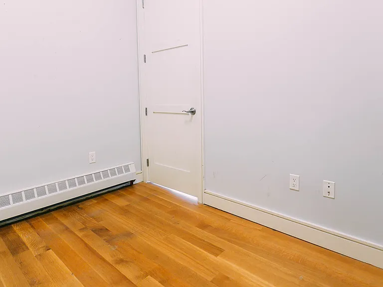 293 Irving Ave #4R — Photo 10