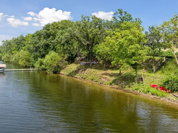 202 Sandy Shores Rd, Waconia, MN 55387