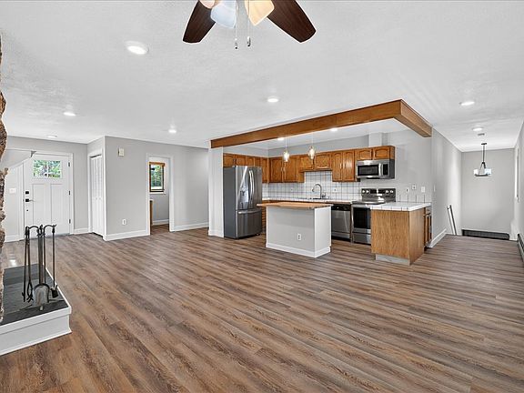 3rd image of 2135 Marsh Ave